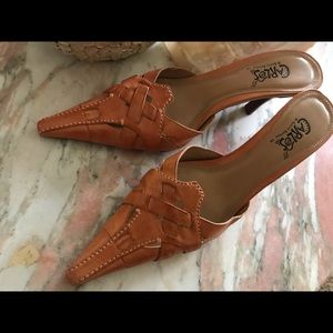 Beautiful Carlos Santana leather mules